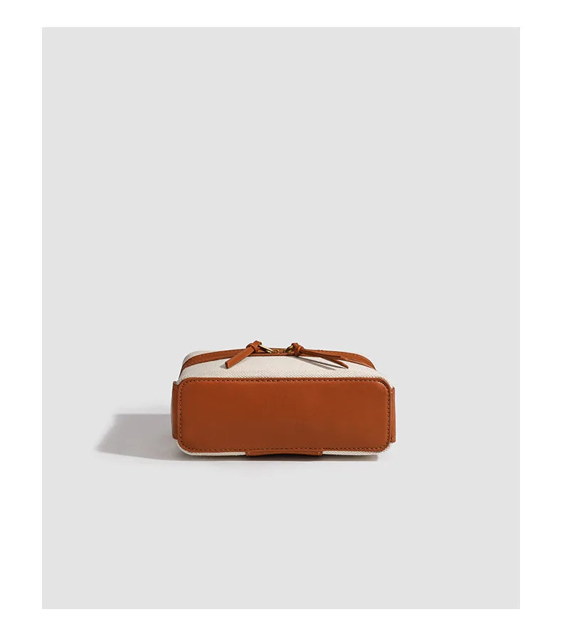 Sac Box en Toile – Élégance Décontractée